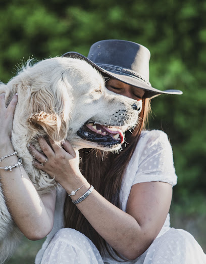 Les Amis D'olly Et Philia, Gardien D'animaux à Saint-Martial-de-Valette